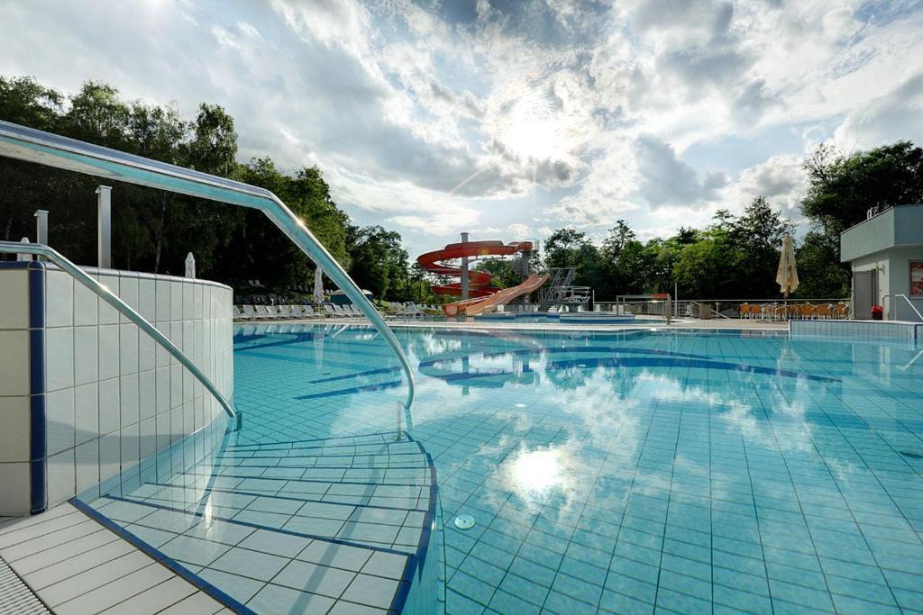 Kupelny Hotel Rubin Дудинце Екстериор снимка