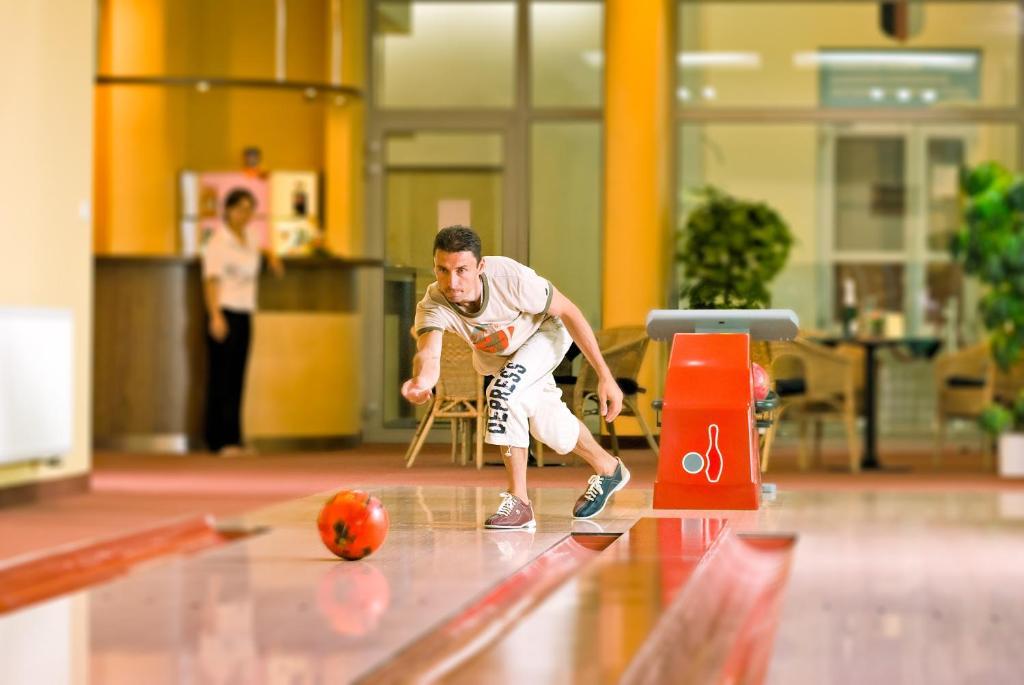 Kupelny Hotel Rubin Дудинце Екстериор снимка